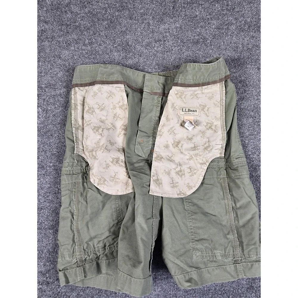 L.L. Bean Mens Natural‎ Fit Cargo Shorts  Olive green Size 35W